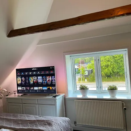 Sleep In - Close By Herning, Legoland, Givskud Zoo * Brande