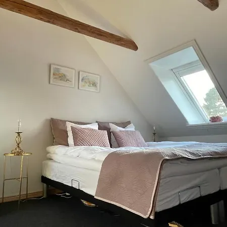 Sleep In - Close By Herning, Legoland, Givskud Zoo Holiday home