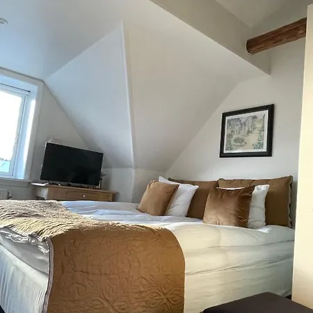 Sleep In - Close By Herning, Legoland, Givskud Zoo *