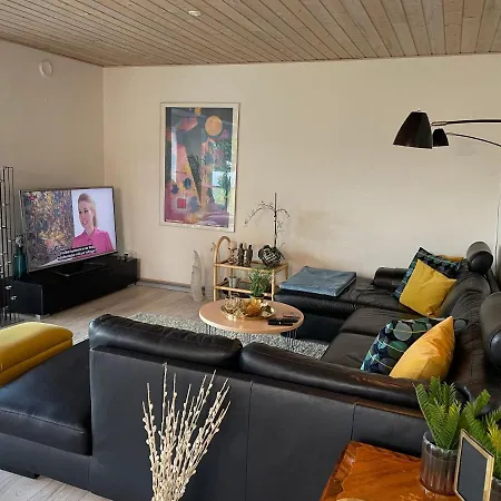 Sleep In - Close By Herning, Legoland, Givskud Zoo Holiday home *