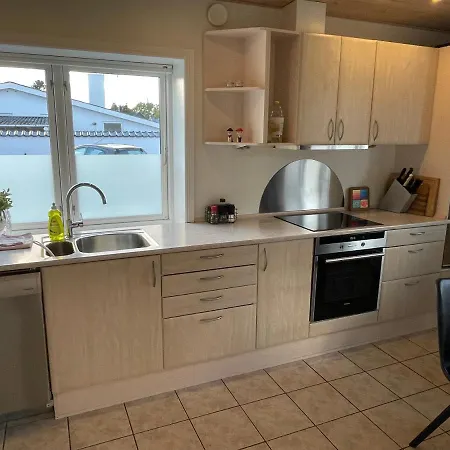 Sleep In - Close By Herning, Legoland, Givskud Zoo