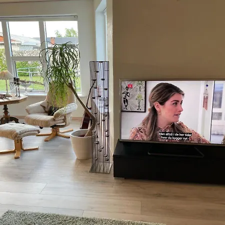 Sleep In - Close By Herning, Legoland, Givskud Zoo Brande