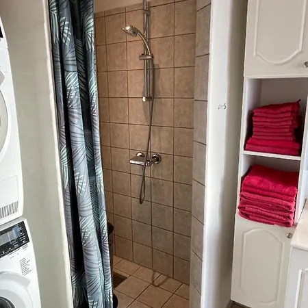 Sleep In - Close By Herning, Legoland, Givskud Zoo Holiday home *