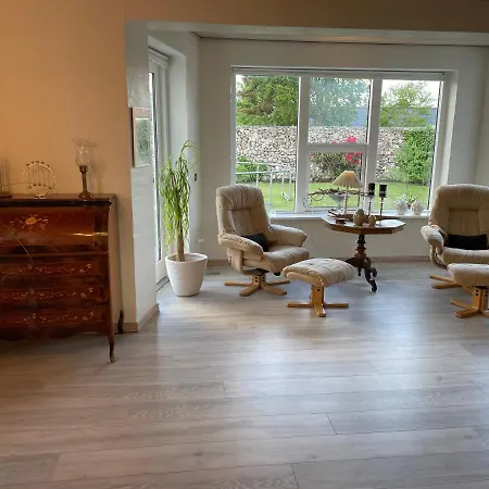 Sleep In - Close By Herning, Legoland, Givskud Zoo Holiday home